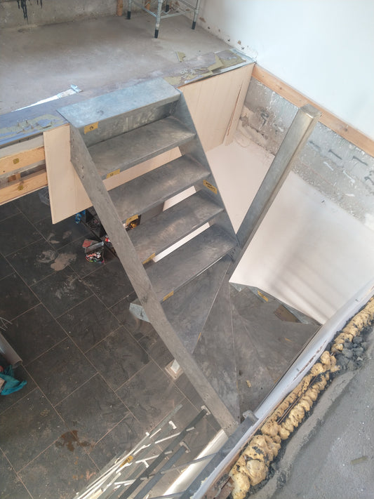 Stalen trap met dubbele kwartslag - Galvanisé