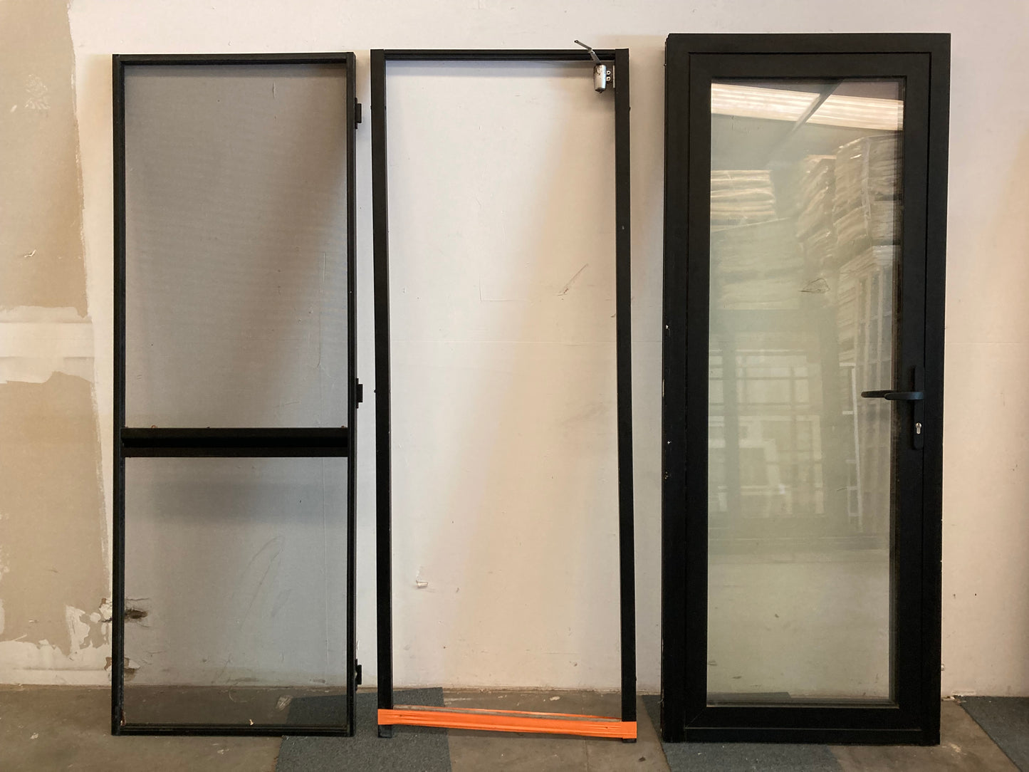 Buitendeur met glas - ALU - Zwart - met vliegenraam